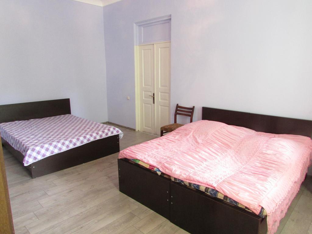 Joni Guest House Μπατούμι Εξωτερικό φωτογραφία