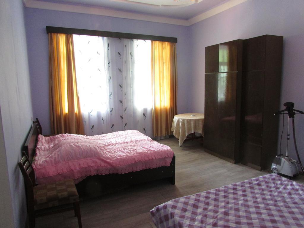 Joni Guest House Μπατούμι Εξωτερικό φωτογραφία