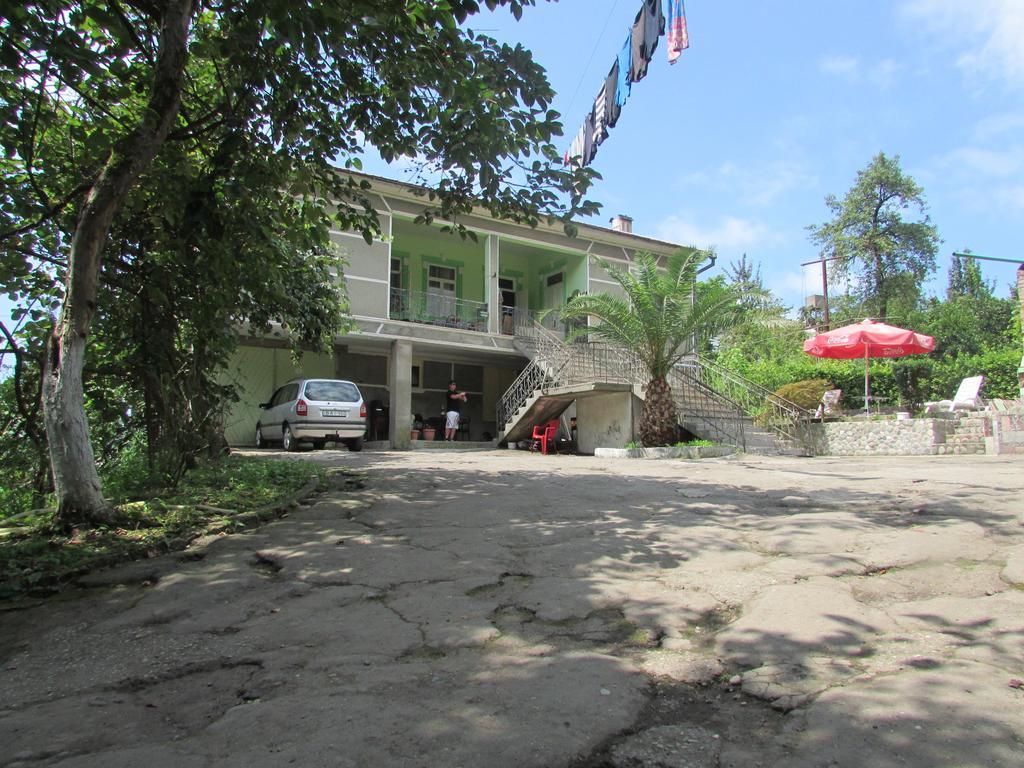 Joni Guest House Μπατούμι Εξωτερικό φωτογραφία