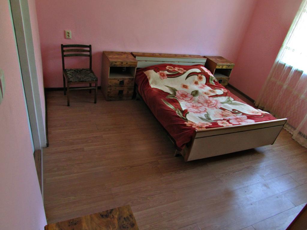 Joni Guest House Μπατούμι Εξωτερικό φωτογραφία